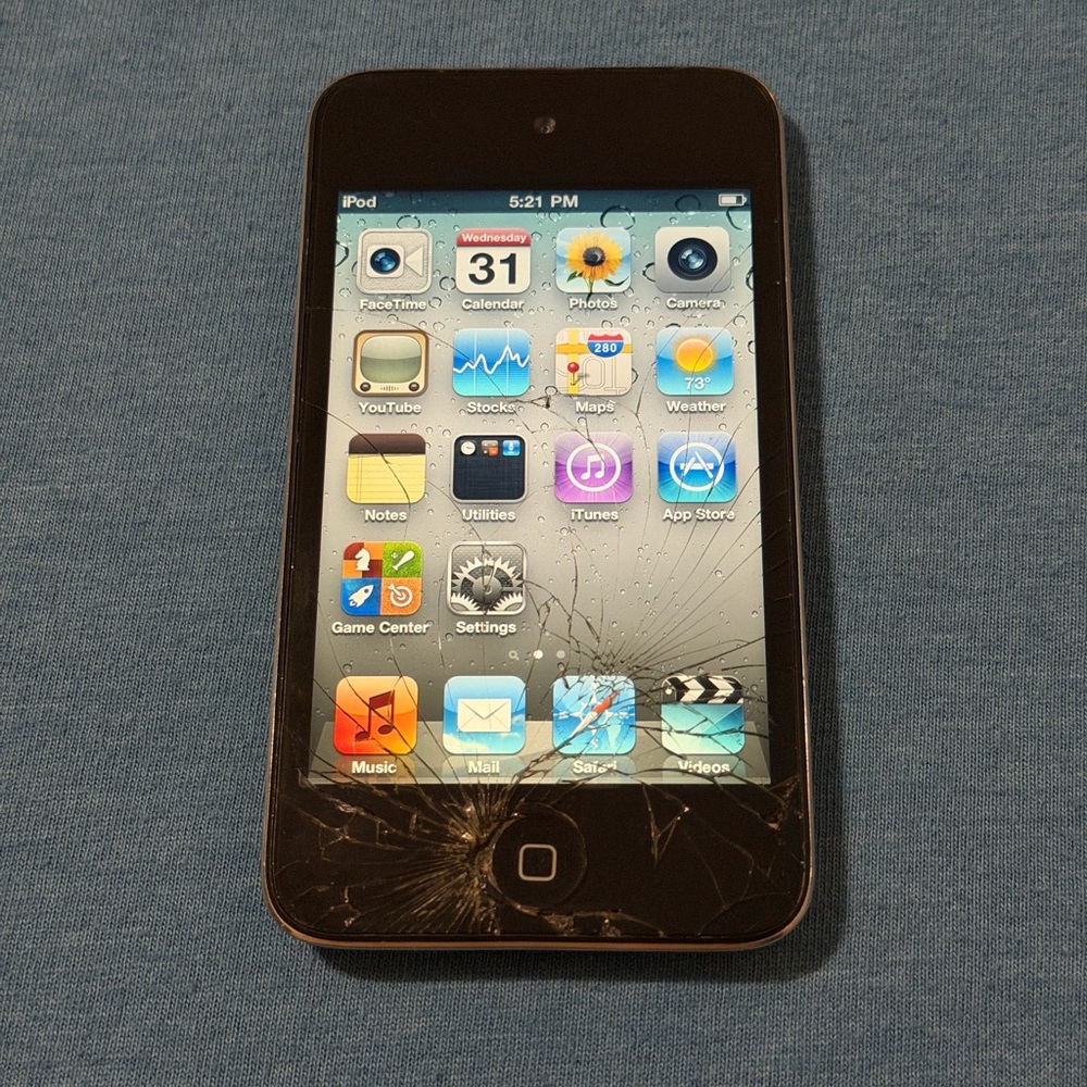 Apple Black iPod Touch with Damaged Screen